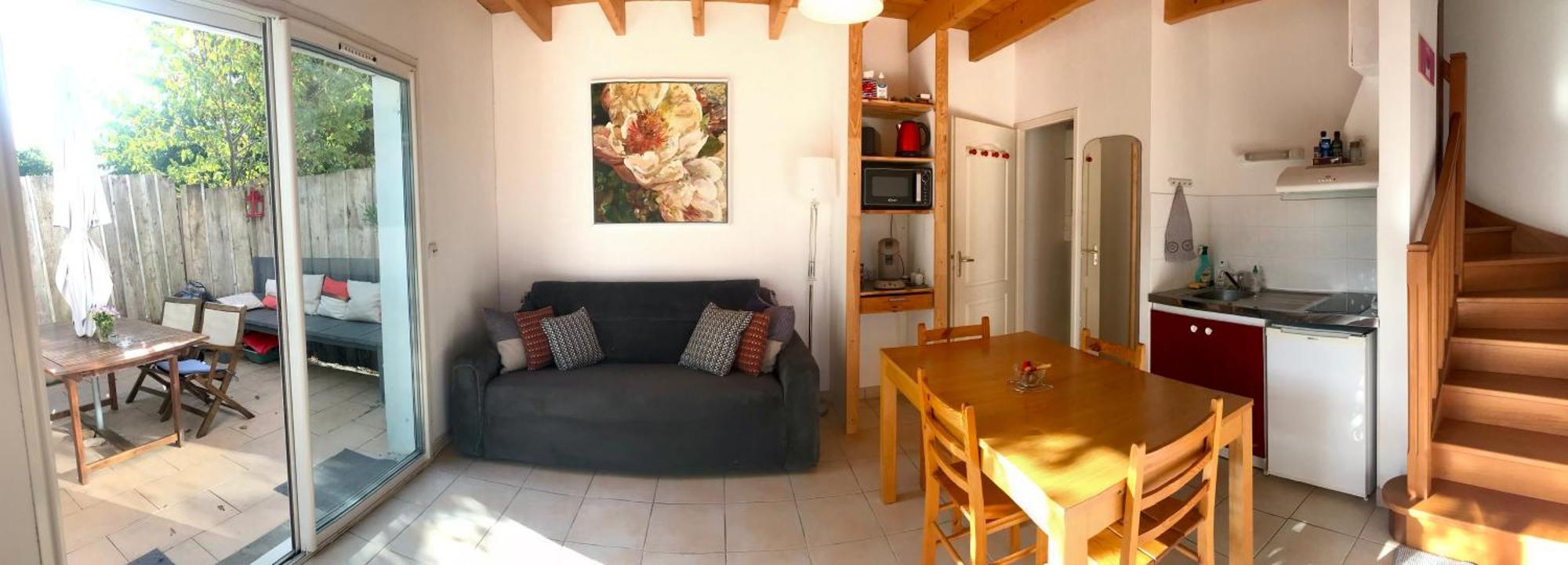 Mirande Montagne-Saint Emilion Apartment มองตาเญ ภายนอก รูปภาพ