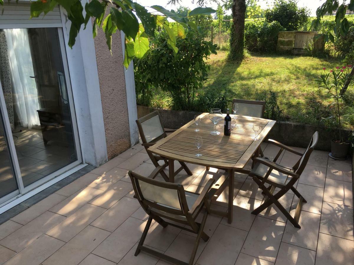 Mirande Montagne-Saint Emilion Apartment มองตาเญ ภายนอก รูปภาพ